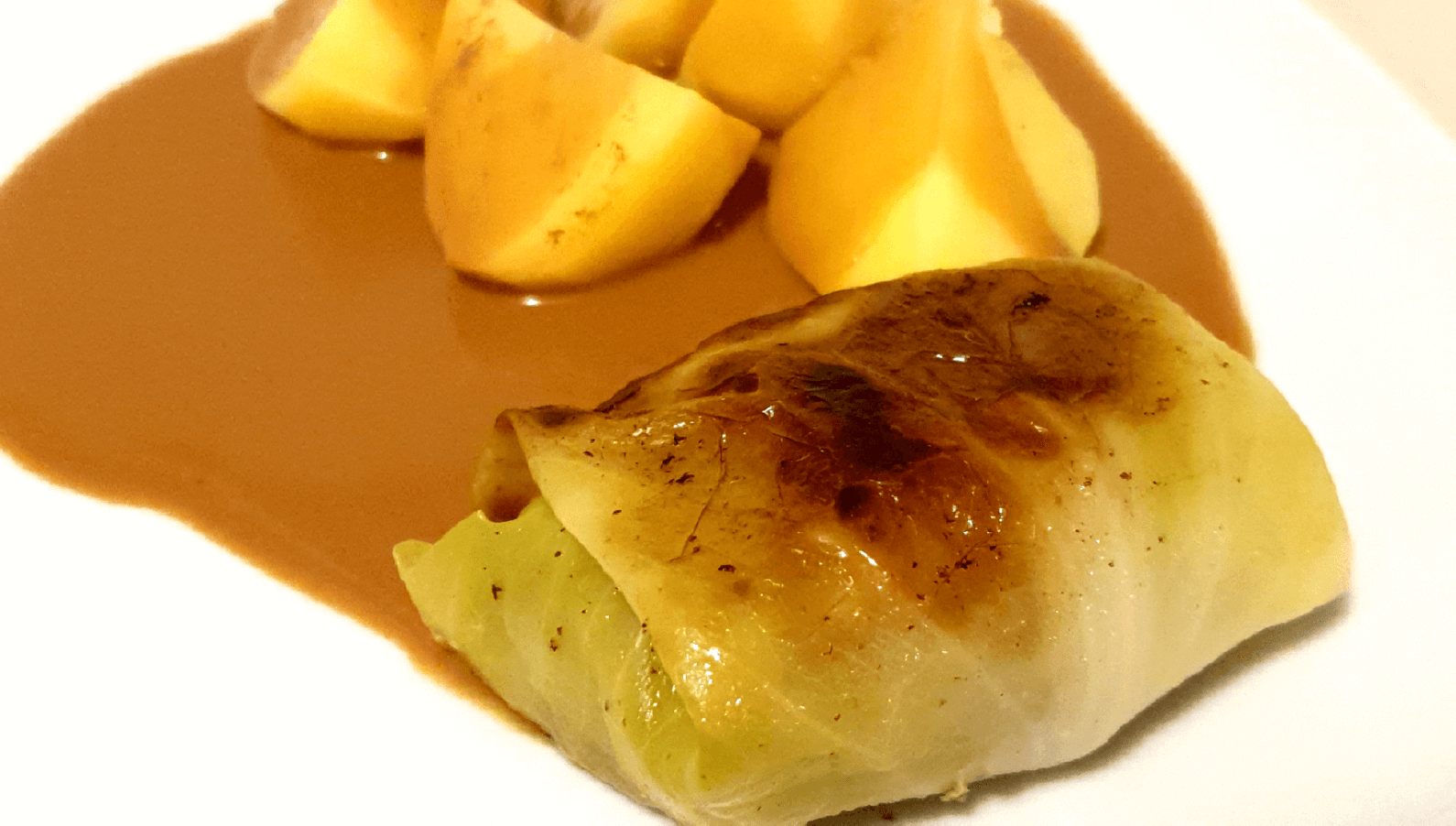 Kohlrouladen mit Kartoffeln Kohlrouladen mit Kartoffeln